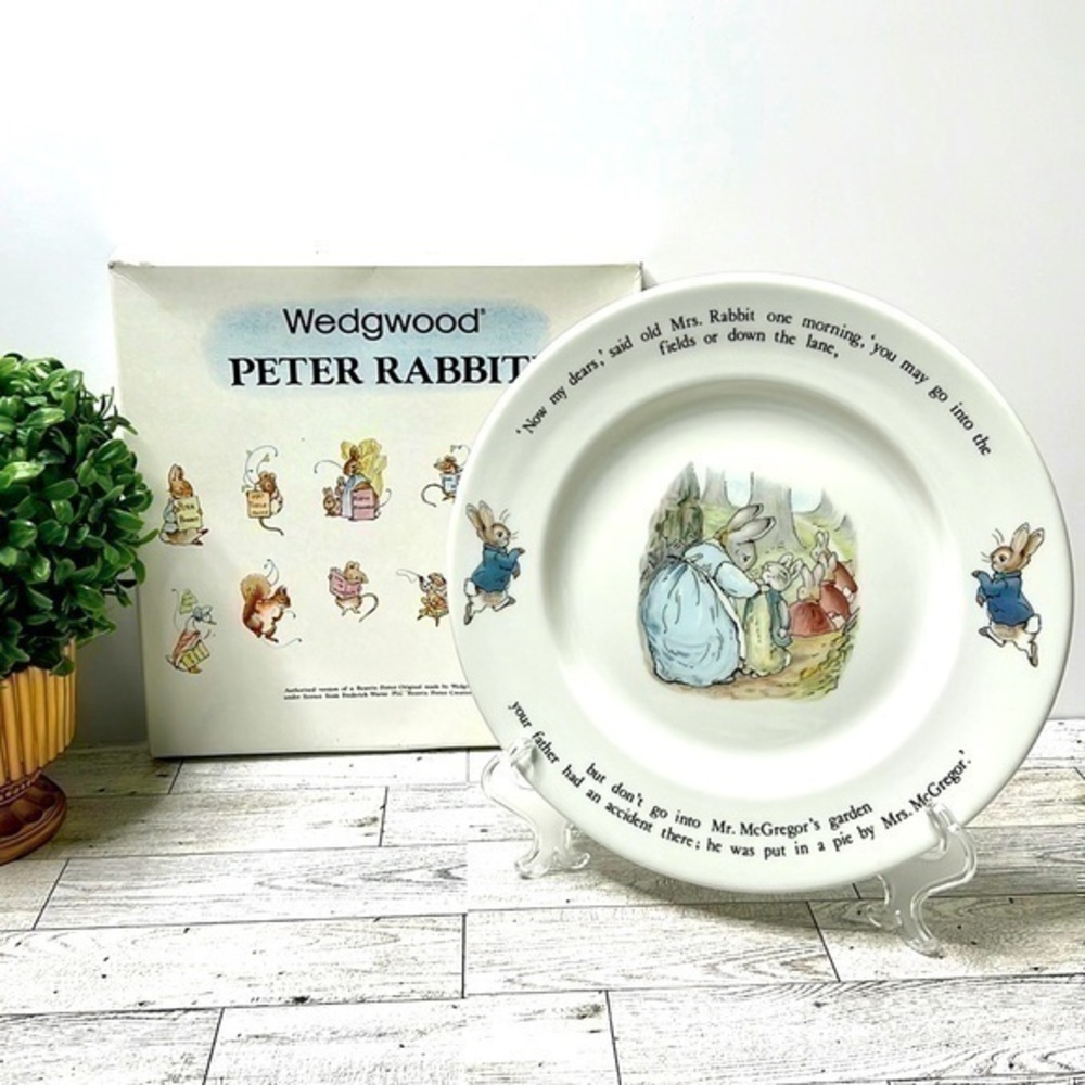 Wedgwood Beatrix Potter Peter Rabbit Cake Plate Number 72 in Original Box
